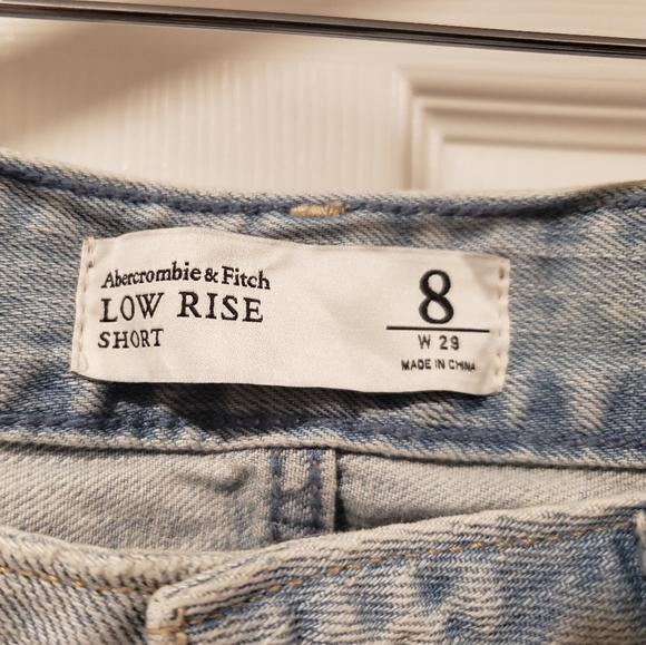 Abercrombie & Fitch Low Rise Jean Shorts with Cuff - Picture 3 of 3